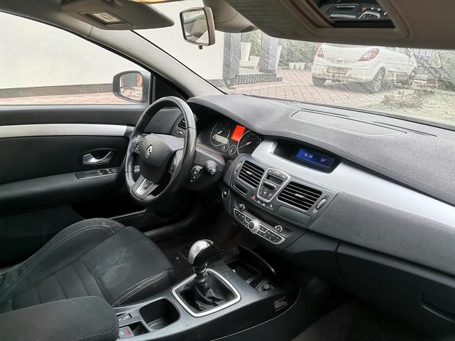 Renault Laguna coupe III z 2009 roku