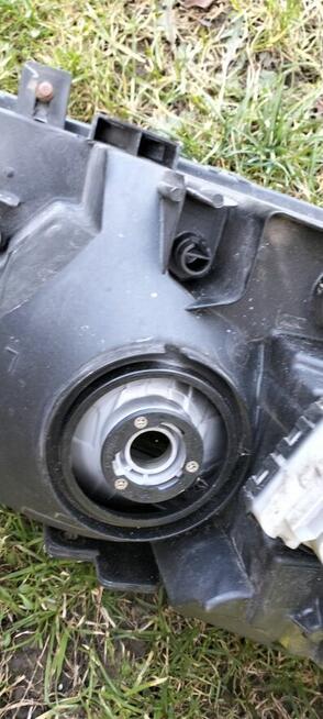 Lampa przednia lewa Xenon Suzuki grand Vitara