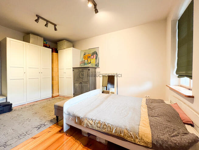 Klimatyczne 4-pokojowe mieszkanie w odrestaurowanej kamienic