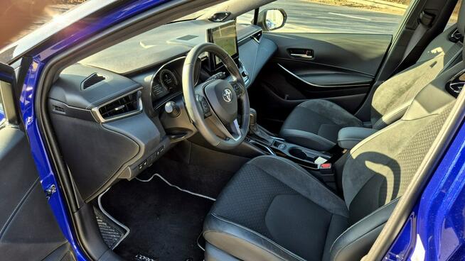 Toyota Corolla 2.0 196KM EXECUTIVE Panorama Nagłośnienie JBL Kamera Alu 18