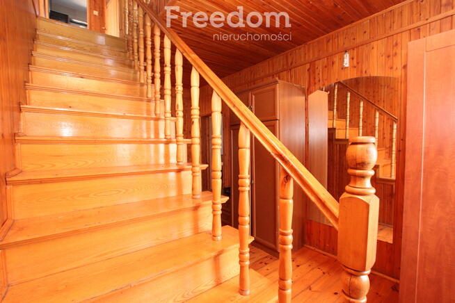 Dom z halą warsztatową – na biznes i zamieszkanie.