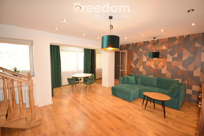 Dwupoziomowe mieszkanie z kominkiem – Gliwice
