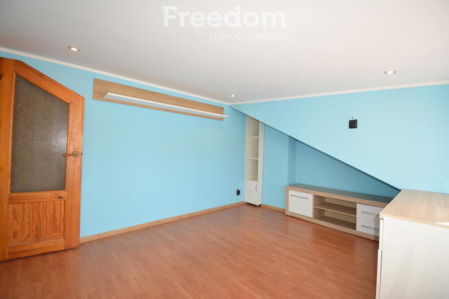 Dwupoziomowe mieszkanie z kominkiem – Gliwice