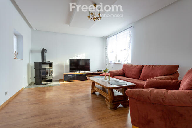 Komfortowy dom blisko jeziora z dużym garażem!