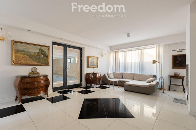 Dom z basenem w Łomiankach, 5 pokoi, działka 799m2