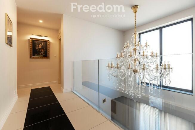 Dom z basenem w Łomiankach, 5 pokoi, działka 799m2