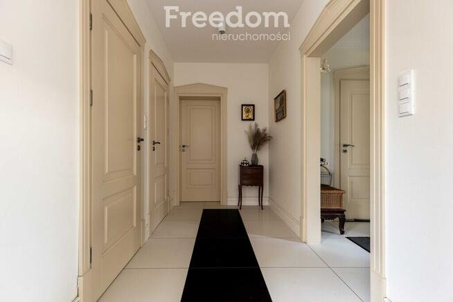 Dom z basenem w Łomiankach, 5 pokoi, działka 799m2