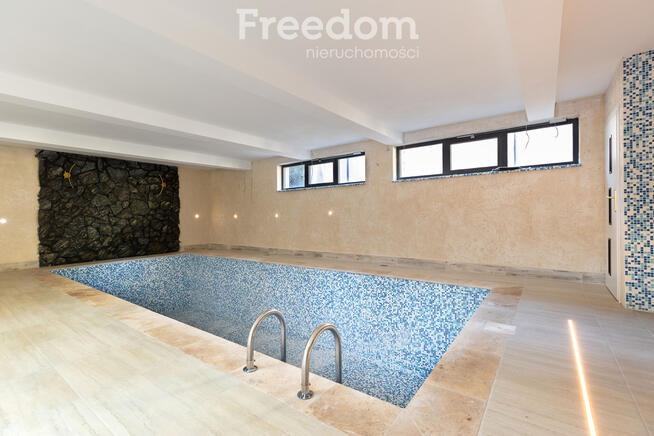 Dom z basenem w Łomiankach, 5 pokoi, działka 799m2