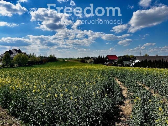 Działka w spokojnej okolicy z dojazdem do A1