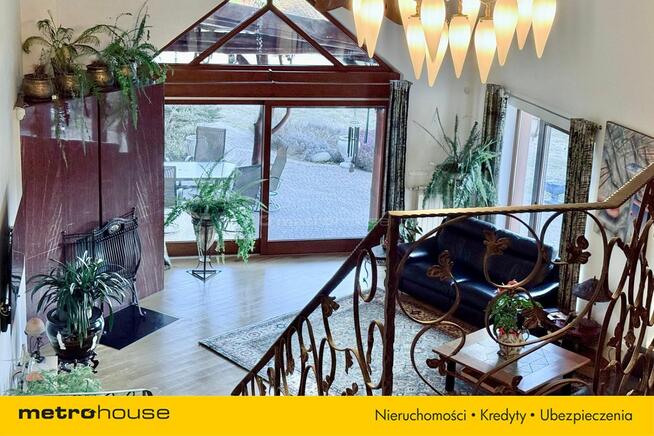 Własny raj z basenem, z widokiem na jezioro i góry