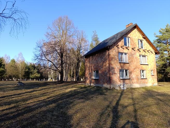 Dom piętrowy z dużą przestronną działką SPRZEDAM