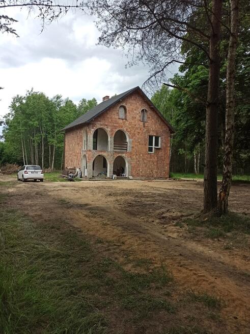 Dom piętrowy z dużą przestronną działką SPRZEDAM