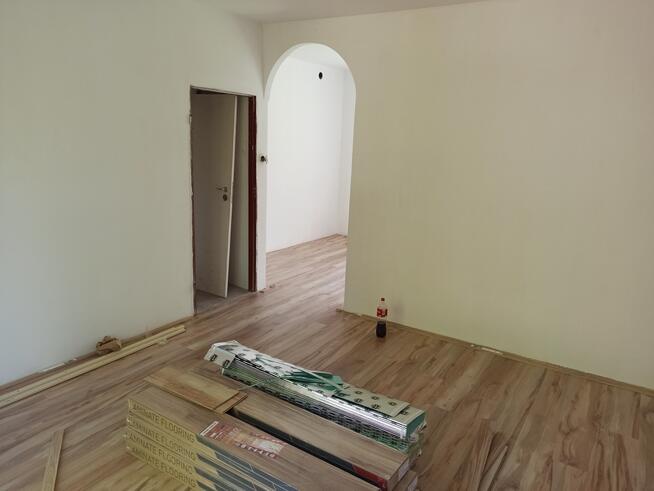 Dom piętrowy z dużą przestronną działką SPRZEDAM