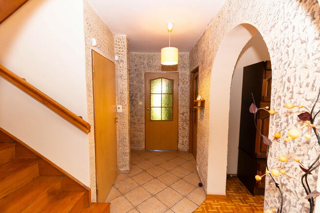 Dom przy mieście 130m2 działka 1400m2 Szewna