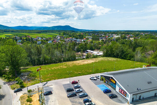 Działka, pozwolenie na 2 hale i biurowiec