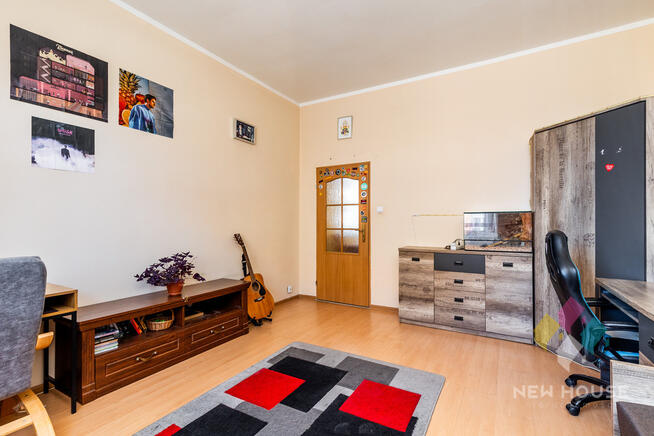 3 pok. mieszkanie przy Akademii Policji, parter