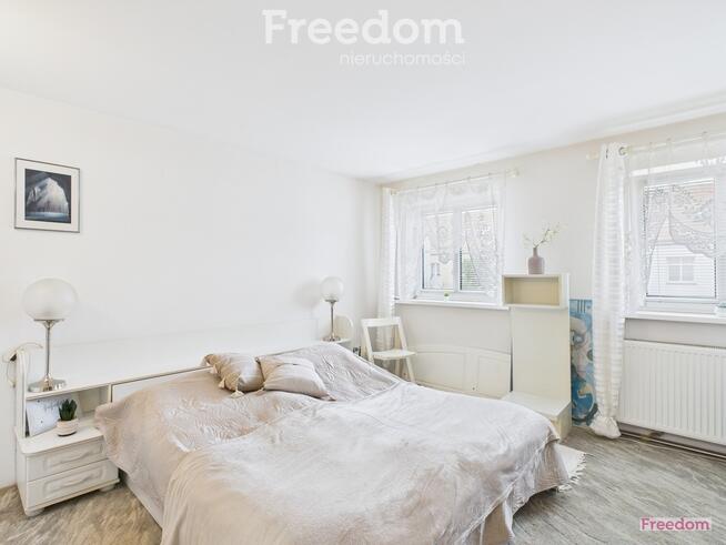 Dom z ogrodem 743 m², 2 garaże, strefa relaksu