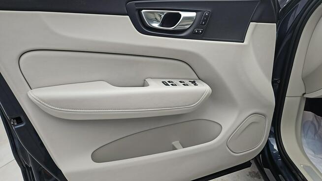 Volvo XC 60 AWD Plus Bright aut ! Z Polskiego Salonu ! Faktura VAT !