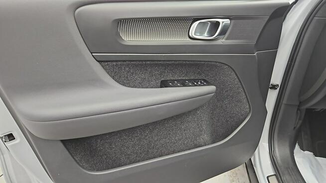 Volvo XC 40 T5 Plug-In Hybrid R-Design aut! Z Polskiego Salonu ! Faktura VAT !