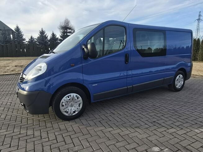 Opel Vivaro 2,5cdti 6 Osobowe,Klimatyzacja.Hak;Parktronic.Centralka.El.szyby.OKAZJ