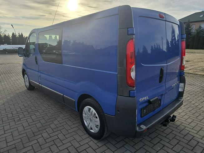 Opel Vivaro 2,5cdti 6 Osobowe,Klimatyzacja.Hak;Parktronic.Centralka.El.szyby.OKAZJ