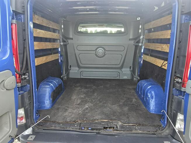 Opel Vivaro 2,5cdti 6 Osobowe,Klimatyzacja.Hak;Parktronic.Centralka.El.szyby.OKAZJ