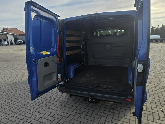 Opel Vivaro 2,5cdti 6 Osobowe,Klimatyzacja.Hak;Parktronic.Centralka.El.szyby.OKAZJ