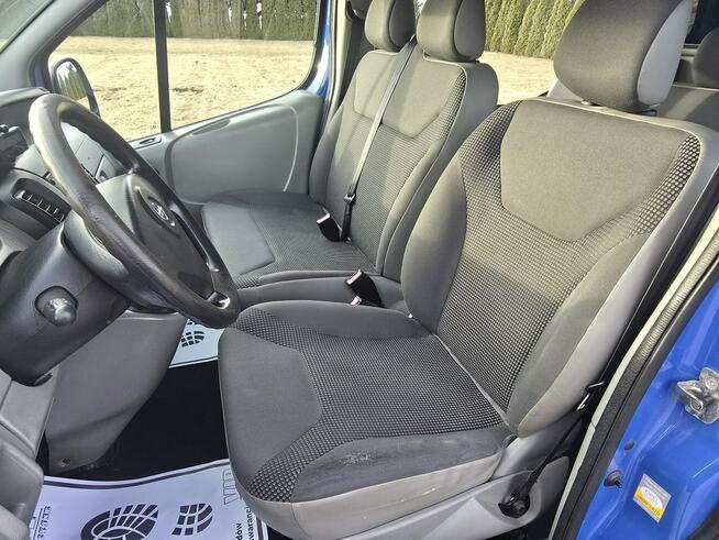 Opel Vivaro 2,5cdti 6 Osobowe,Klimatyzacja.Hak;Parktronic.Centralka.El.szyby.OKAZJ