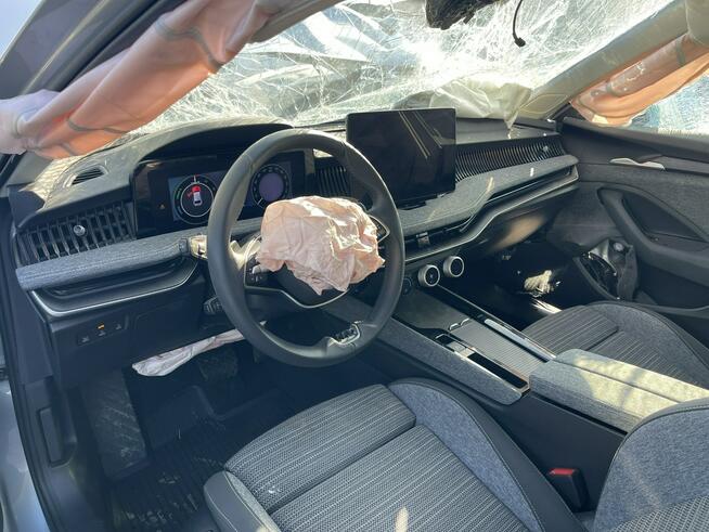 Škoda Superb Hybryda Plug IN Automat Kamera Podgrzewanie