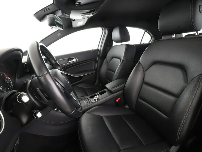 Mercedes A 180 automat skóra navi PDC grzane fotele tempomat