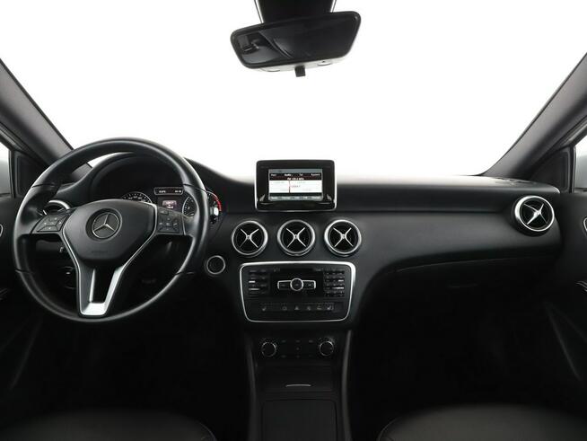 Mercedes A 180 automat skóra navi PDC grzane fotele tempomat