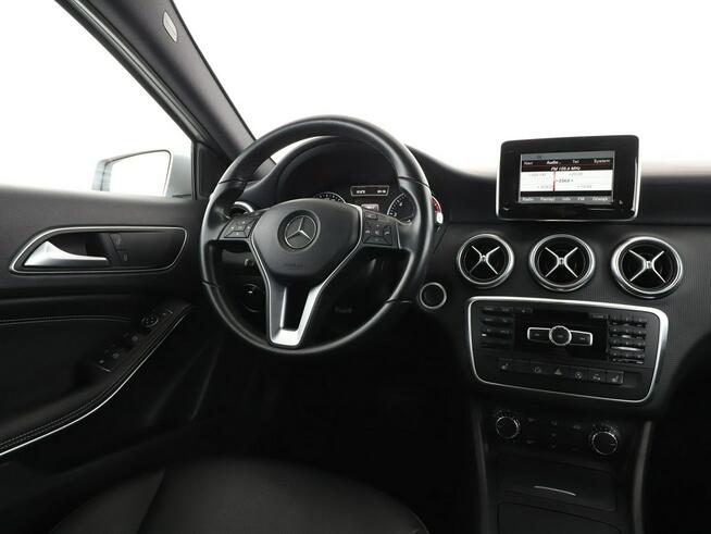 Mercedes A 180 automat skóra navi PDC grzane fotele tempomat