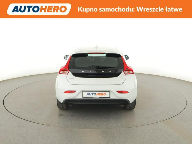 Volvo V40 automat full LED navi klima auto czujniki parkowania