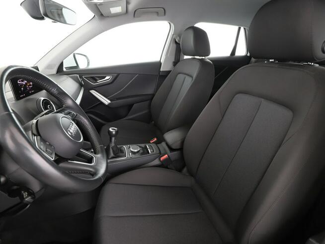 Audi Q2 full LED navi klimatyzacja grzane fotele czujniki parkowania el. klapa