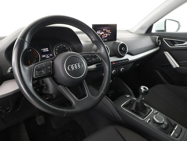 Audi Q2 full LED navi klimatyzacja grzane fotele czujniki parkowania el. klapa