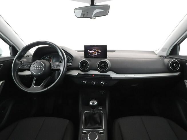Audi Q2 full LED navi klimatyzacja grzane fotele czujniki parkowania el. klapa