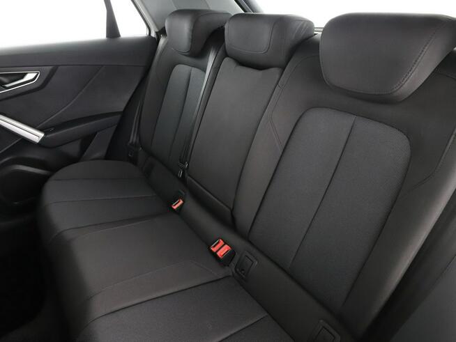 Audi Q2 full LED navi klimatyzacja grzane fotele czujniki parkowania el. klapa