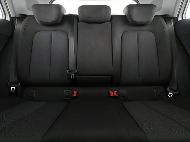 Audi Q2 full LED navi klimatyzacja grzane fotele czujniki parkowania el. klapa