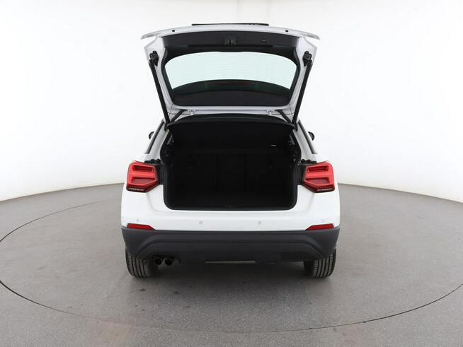 Audi Q2 full LED navi klimatyzacja grzane fotele czujniki parkowania el. klapa