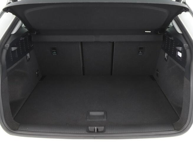 Audi Q2 full LED navi klimatyzacja grzane fotele czujniki parkowania el. klapa