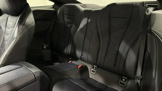 M850i xDrive Salon PL 211.300netto skrętna oś tylna