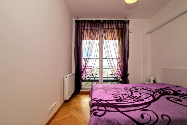 16 piętro, klimatyzacja, 2 miejsca post.