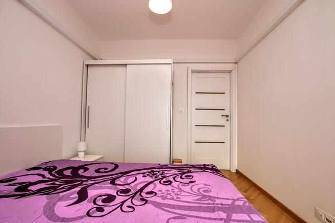 16 piętro, klimatyzacja, 2 miejsca post.