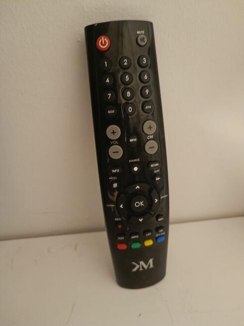 22 Cali Telewizor LED FULL HD DVB-T2 HEVC + HDMI+Upominek+Ku