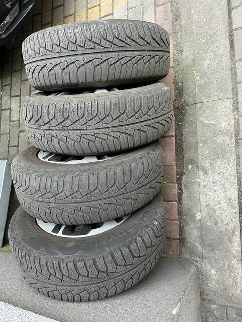 Koła zimowe Nissan uniroyal 215/65/R16