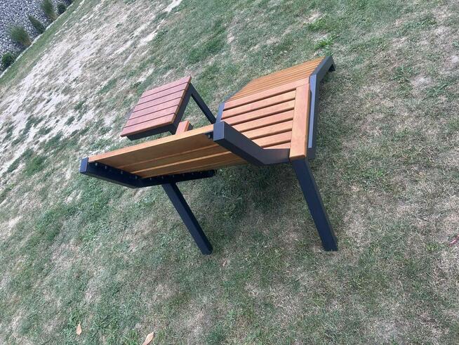 Sprzedam Leżak ogrodowy ze stolikiem