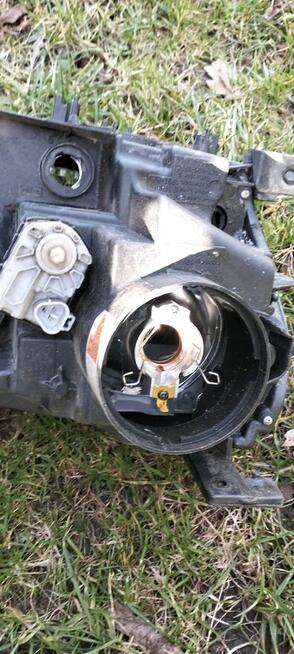 Lampa przednia lewa Xenon Suzuki grand Vitara