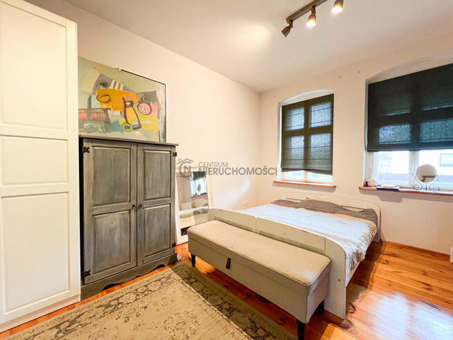 Klimatyczne 4-pokojowe mieszkanie w odrestaurowanej kamienic