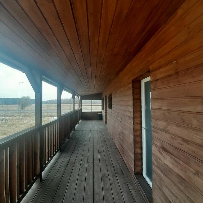 Domek holenderski zabudowany z tarasem