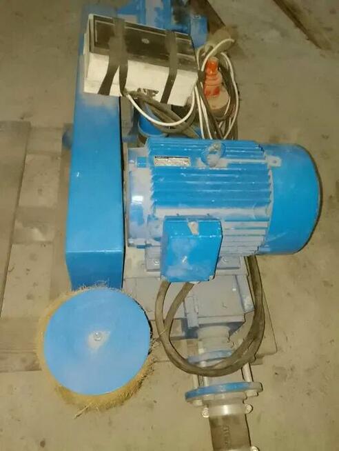 Sprzedam kompresor wydmuchowy śrubowy do zboża